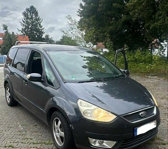 Сірий Форд Галаксі, об'ємом двигуна 2 л та пробігом 290 тис. км за 4136 $, фото 1 на Automoto.ua