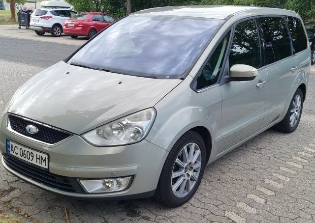 Сірий Форд Галаксі, об'ємом двигуна 2 л та пробігом 238 тис. км за 8119 $, фото 1 на Automoto.ua