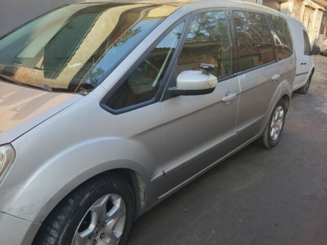 Серый Форд Галакси, объемом двигателя 2 л и пробегом 360 тыс. км за 5700 $, фото 1 на Automoto.ua