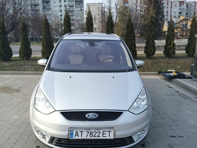 Сірий Форд Галаксі, об'ємом двигуна 2 л та пробігом 295 тис. км за 8000 $, фото 1 на Automoto.ua