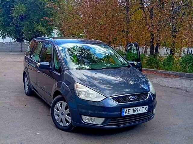 Сірий Форд Галаксі, об'ємом двигуна 2 л та пробігом 218 тис. км за 7800 $, фото 1 на Automoto.ua