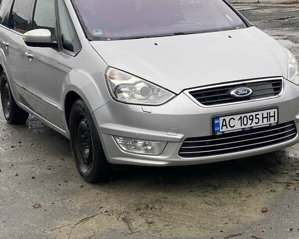Серый Форд Галакси, объемом двигателя 2 л и пробегом 345 тыс. км за 11100 $, фото 1 на Automoto.ua