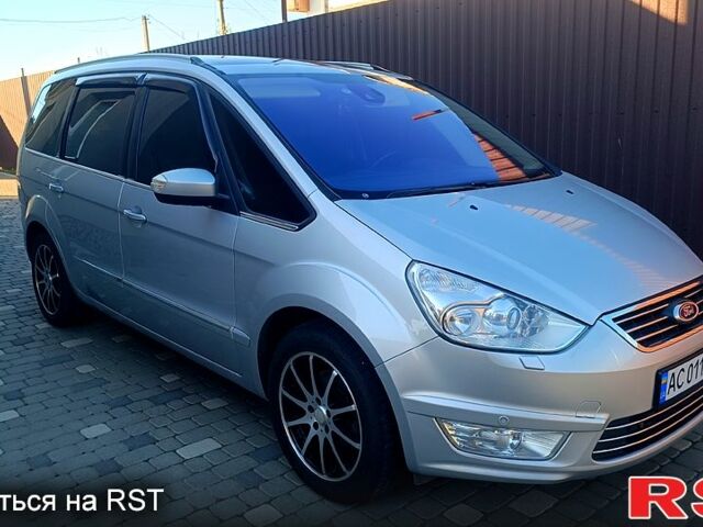 Сірий Форд Галаксі, об'ємом двигуна 2 л та пробігом 252 тис. км за 13000 $, фото 1 на Automoto.ua