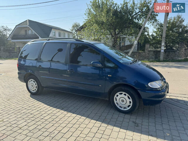 Синий Форд Галакси, объемом двигателя 1.9 л и пробегом 300 тыс. км за 3400 $, фото 1 на Automoto.ua