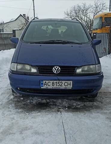 Синий Форд Галакси, объемом двигателя 1.9 л и пробегом 305 тыс. км за 2900 $, фото 1 на Automoto.ua