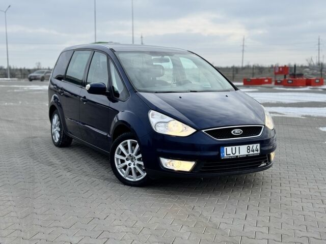 Синий Форд Галакси, объемом двигателя 1.8 л и пробегом 290 тыс. км за 3999 $, фото 1 на Automoto.ua