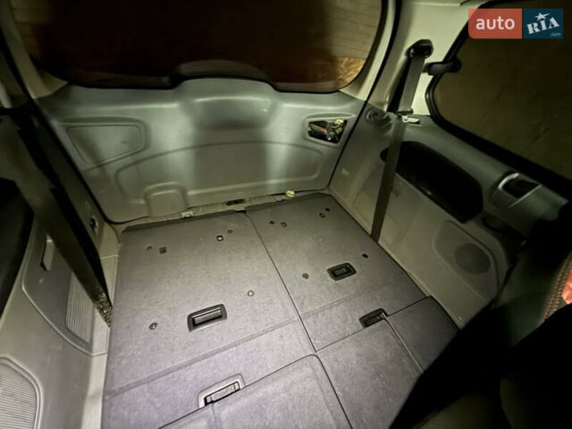 Синий Форд Галакси, объемом двигателя 2 л и пробегом 250 тыс. км за 4000 $, фото 1 на Automoto.ua