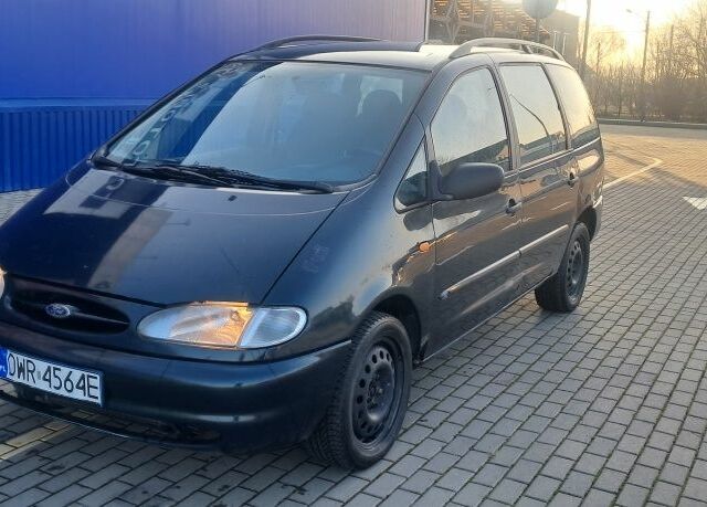 Зеленый Форд Галакси, объемом двигателя 1.9 л и пробегом 500 тыс. км за 1150 $, фото 1 на Automoto.ua