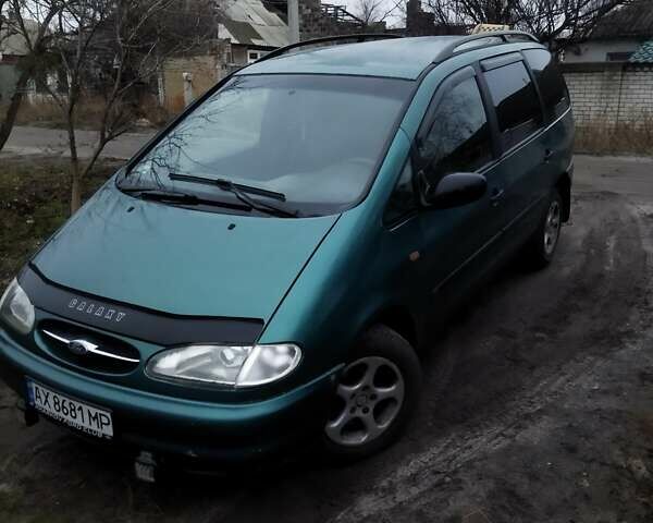 Зелений Форд Галаксі, об'ємом двигуна 2.3 л та пробігом 388 тис. км за 2500 $, фото 1 на Automoto.ua