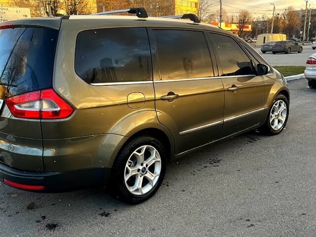 Зеленый Форд Галакси, объемом двигателя 1.6 л и пробегом 205 тыс. км за 7999 $, фото 1 на Automoto.ua