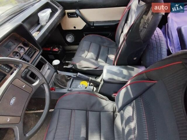 Серый Форд Гранада, объемом двигателя 2.4 л и пробегом 300 тыс. км за 1300 $, фото 1 на Automoto.ua