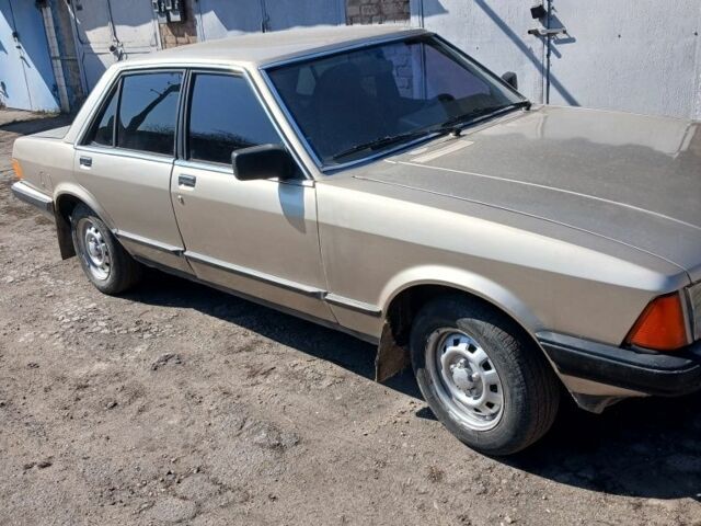 Серый Форд Гранада, объемом двигателя 0 л и пробегом 65 тыс. км за 1200 $, фото 1 на Automoto.ua