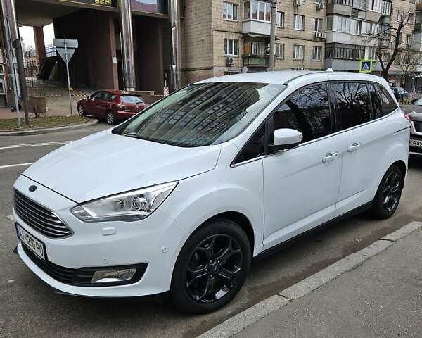 Белый Форд Гранд С-макс, объемом двигателя 2 л и пробегом 117 тыс. км за 14800 $, фото 1 на Automoto.ua