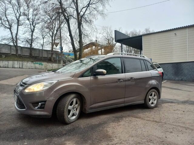 Серый Форд Гранд С-макс, объемом двигателя 2 л и пробегом 261 тыс. км за 8200 $, фото 1 на Automoto.ua