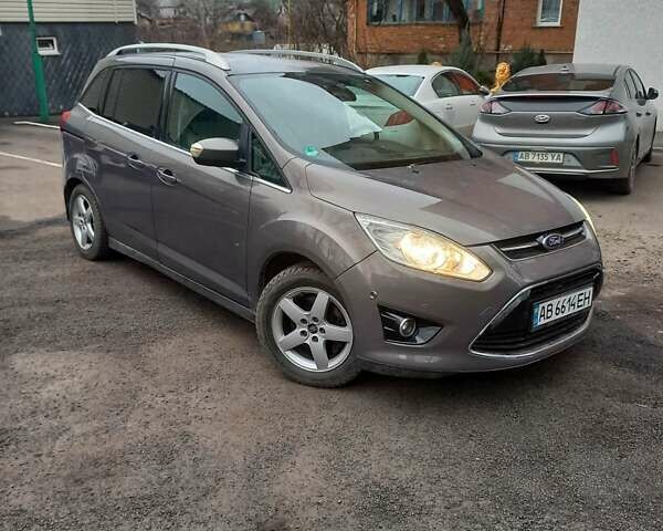 Серый Форд Гранд С-макс, объемом двигателя 2 л и пробегом 261 тыс. км за 8200 $, фото 1 на Automoto.ua