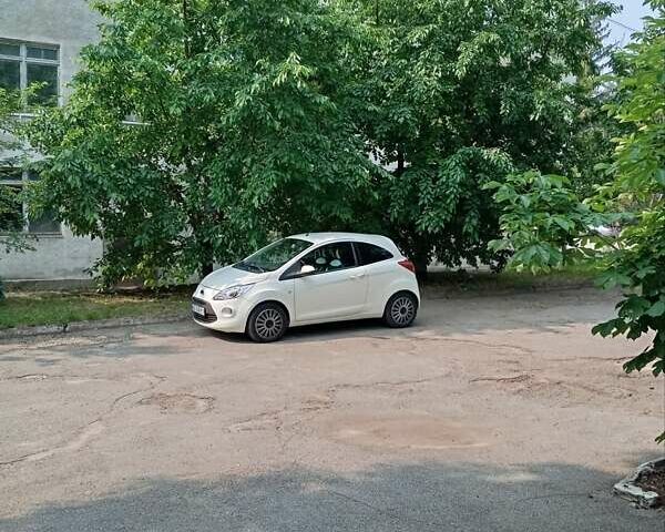 Белый Форд КА, объемом двигателя 1.2 л и пробегом 158 тыс. км за 4500 $, фото 1 на Automoto.ua