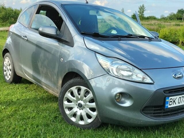 Серый Форд КА, объемом двигателя 1 л и пробегом 200 тыс. км за 4189 $, фото 1 на Automoto.ua