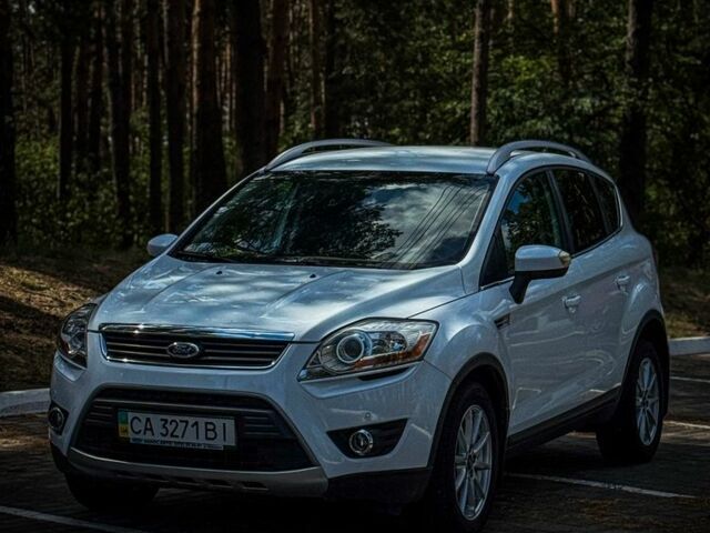 Білий Форд Куга, об'ємом двигуна 2 л та пробігом 176 тис. км за 10792 $, фото 1 на Automoto.ua