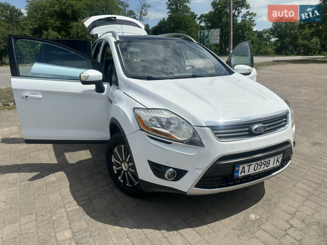 Белый Форд Куга, объемом двигателя 2 л и пробегом 322 тыс. км за 9250 $, фото 1 на Automoto.ua