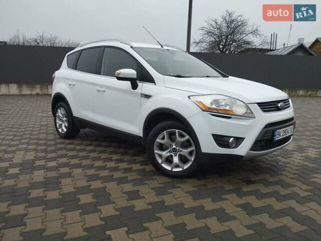 Білий Форд Куга, об'ємом двигуна 2 л та пробігом 347 тис. км за 9499 $, фото 1 на Automoto.ua