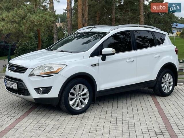 Белый Форд Куга, объемом двигателя 2 л и пробегом 225 тыс. км за 9900 $, фото 1 на Automoto.ua