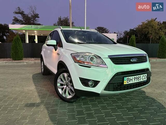 Белый Форд Куга, объемом двигателя 2.52 л и пробегом 60 тыс. км за 12200 $, фото 1 на Automoto.ua