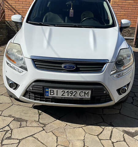 Белый Форд Куга, объемом двигателя 2 л и пробегом 205 тыс. км за 9250 $, фото 1 на Automoto.ua