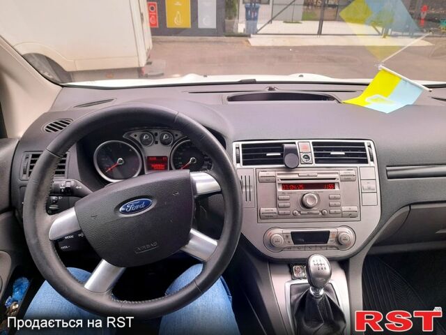 Белый Форд Куга, объемом двигателя 2 л и пробегом 135 тыс. км за 9000 $, фото 1 на Automoto.ua