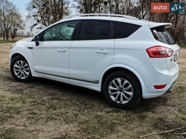 Белый Форд Куга, объемом двигателя 2.5 л и пробегом 145 тыс. км за 10800 $, фото 1 на Automoto.ua