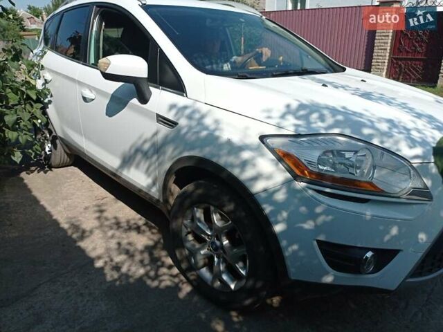 Білий Форд Куга, об'ємом двигуна 2 л та пробігом 270 тис. км за 10200 $, фото 1 на Automoto.ua