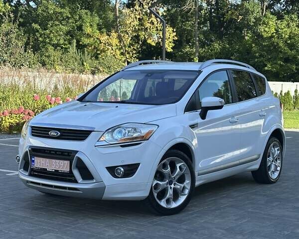 Белый Форд Куга, объемом двигателя 2 л и пробегом 154 тыс. км за 12800 $, фото 1 на Automoto.ua