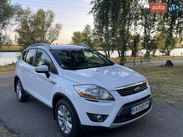 Белый Форд Куга, объемом двигателя 2 л и пробегом 194 тыс. км за 10800 $, фото 1 на Automoto.ua