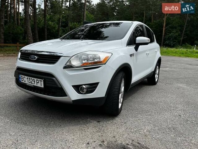 Белый Форд Куга, объемом двигателя 2 л и пробегом 194 тыс. км за 10900 $, фото 1 на Automoto.ua