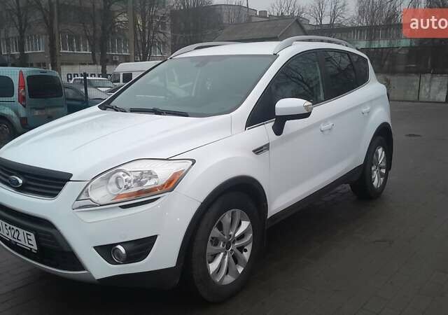 Белый Форд Куга, объемом двигателя 2 л и пробегом 235 тыс. км за 9250 $, фото 1 на Automoto.ua