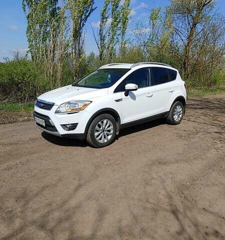 Белый Форд Куга, объемом двигателя 2 л и пробегом 211 тыс. км за 11500 $, фото 1 на Automoto.ua