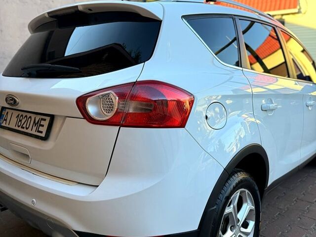 Белый Форд Куга, объемом двигателя 2.5 л и пробегом 137 тыс. км за 11000 $, фото 1 на Automoto.ua