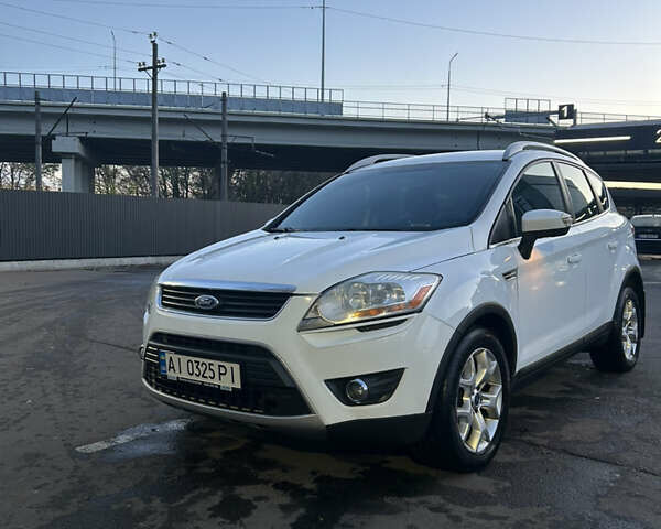Белый Форд Куга, объемом двигателя 2.52 л и пробегом 183 тыс. км за 9700 $, фото 1 на Automoto.ua