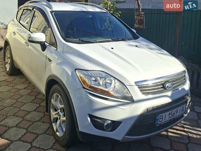 Білий Форд Куга, об'ємом двигуна 2 л та пробігом 217 тис. км за 11000 $, фото 1 на Automoto.ua