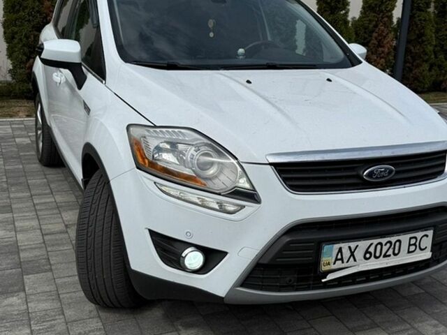 Белый Форд Куга, объемом двигателя 2 л и пробегом 204 тыс. км за 11000 $, фото 1 на Automoto.ua