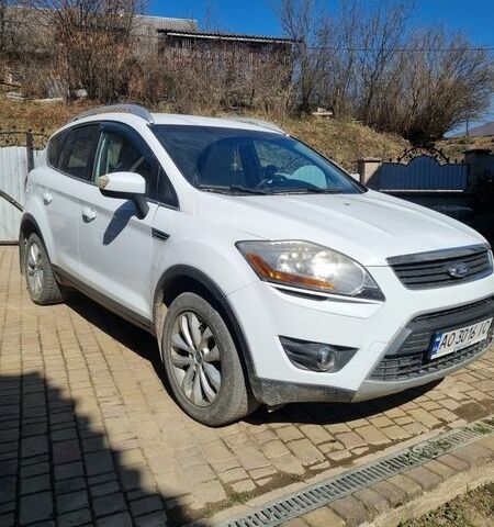 Белый Форд Куга, объемом двигателя 2 л и пробегом 177 тыс. км за 9800 $, фото 1 на Automoto.ua