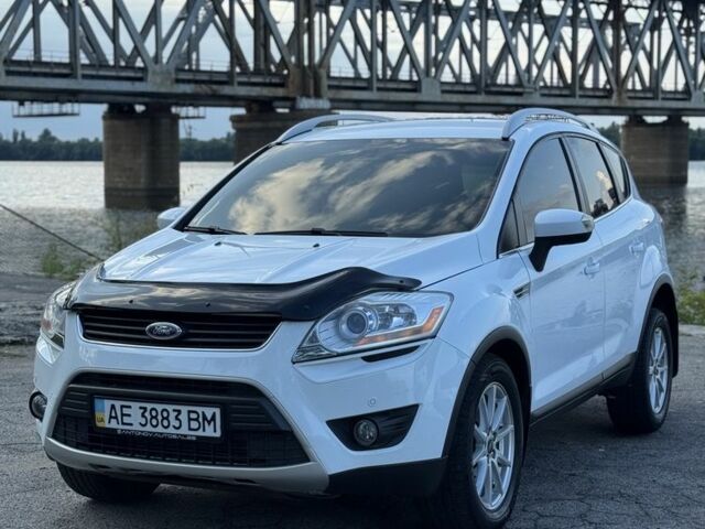 Білий Форд Куга, об'ємом двигуна 2.5 л та пробігом 144 тис. км за 8995 $, фото 1 на Automoto.ua