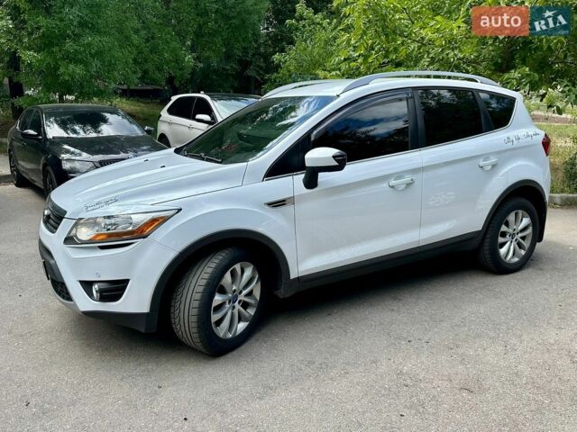 Білий Форд Куга, об'ємом двигуна 2 л та пробігом 117 тис. км за 12800 $, фото 1 на Automoto.ua
