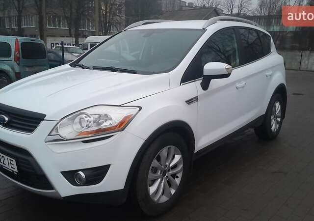 Білий Форд Куга, об'ємом двигуна 2 л та пробігом 235 тис. км за 9700 $, фото 1 на Automoto.ua