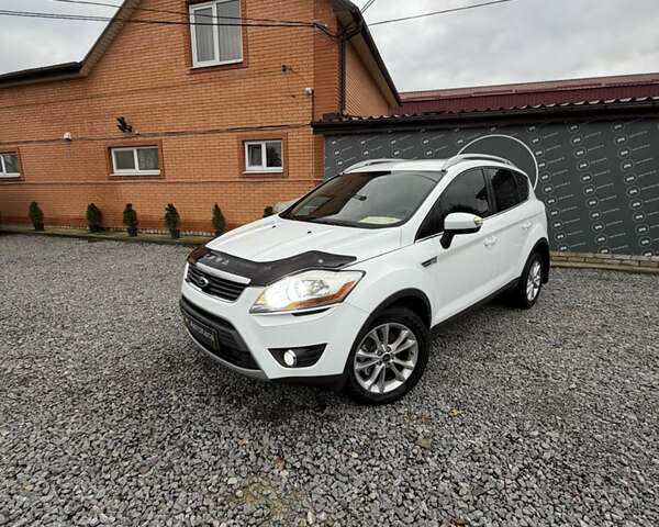 Белый Форд Куга, объемом двигателя 2.52 л и пробегом 225 тыс. км за 11300 $, фото 1 на Automoto.ua