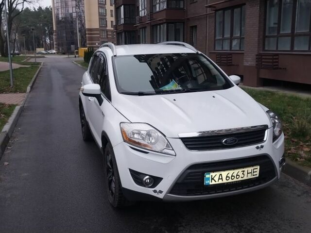 Белый Форд Куга, объемом двигателя 2 л и пробегом 198 тыс. км за 11300 $, фото 1 на Automoto.ua