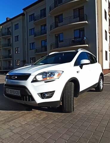 Білий Форд Куга, об'ємом двигуна 2 л та пробігом 269 тис. км за 10000 $, фото 1 на Automoto.ua