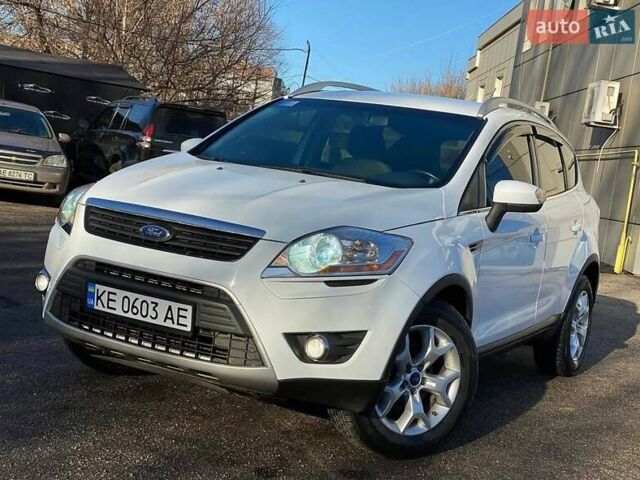 Белый Форд Куга, объемом двигателя 2 л и пробегом 141 тыс. км за 10500 $, фото 1 на Automoto.ua