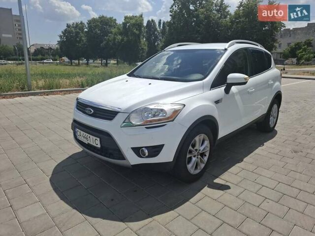 Белый Форд Куга, объемом двигателя 2 л и пробегом 160 тыс. км за 11200 $, фото 1 на Automoto.ua