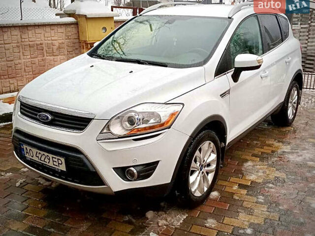 Белый Форд Куга, объемом двигателя 2 л и пробегом 125 тыс. км за 12000 $, фото 1 на Automoto.ua