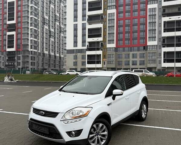 Белый Форд Куга, объемом двигателя 2 л и пробегом 272 тыс. км за 11499 $, фото 1 на Automoto.ua